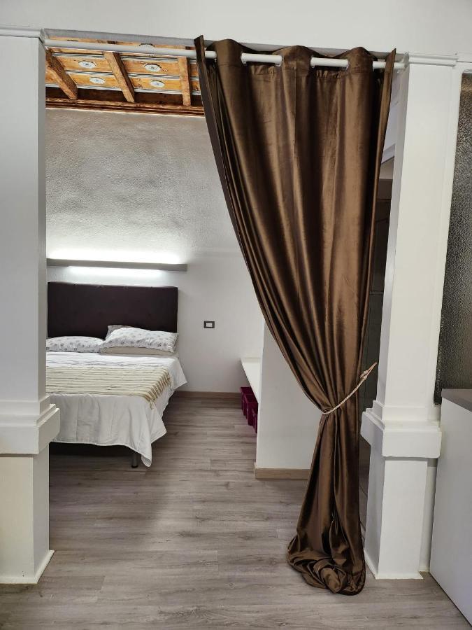 Mansarde & Suite Maison 1706 Lago Orta Боргоманеро Екстериор снимка
