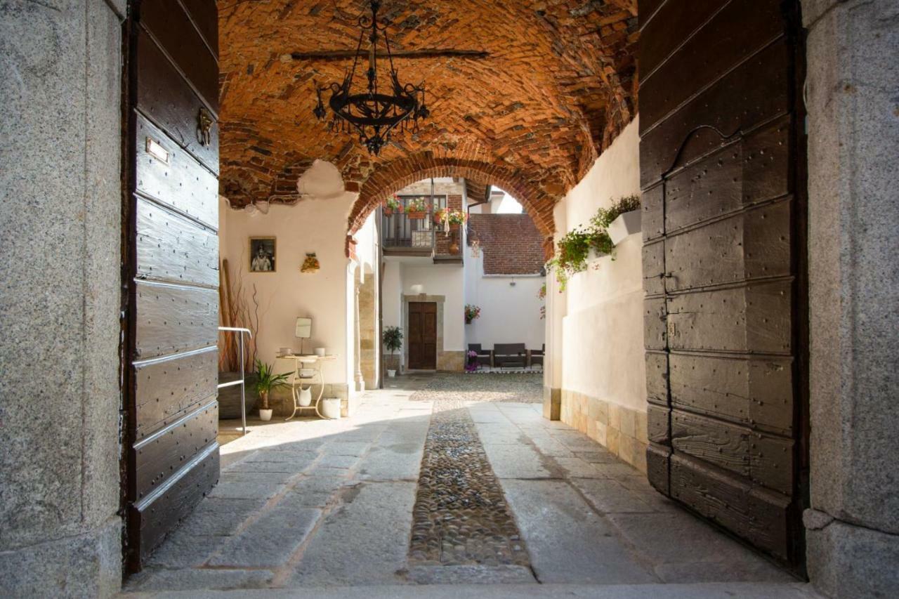 Mansarde & Suite Maison 1706 Lago Orta Боргоманеро Екстериор снимка